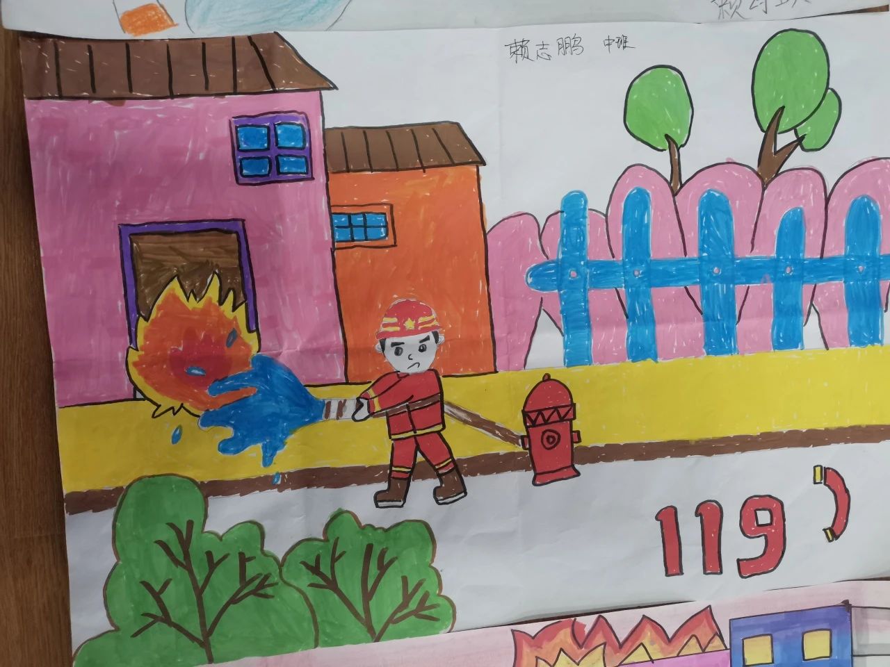 “童心绘消防  致敬逆行者”幼儿园绘画作品（6）
