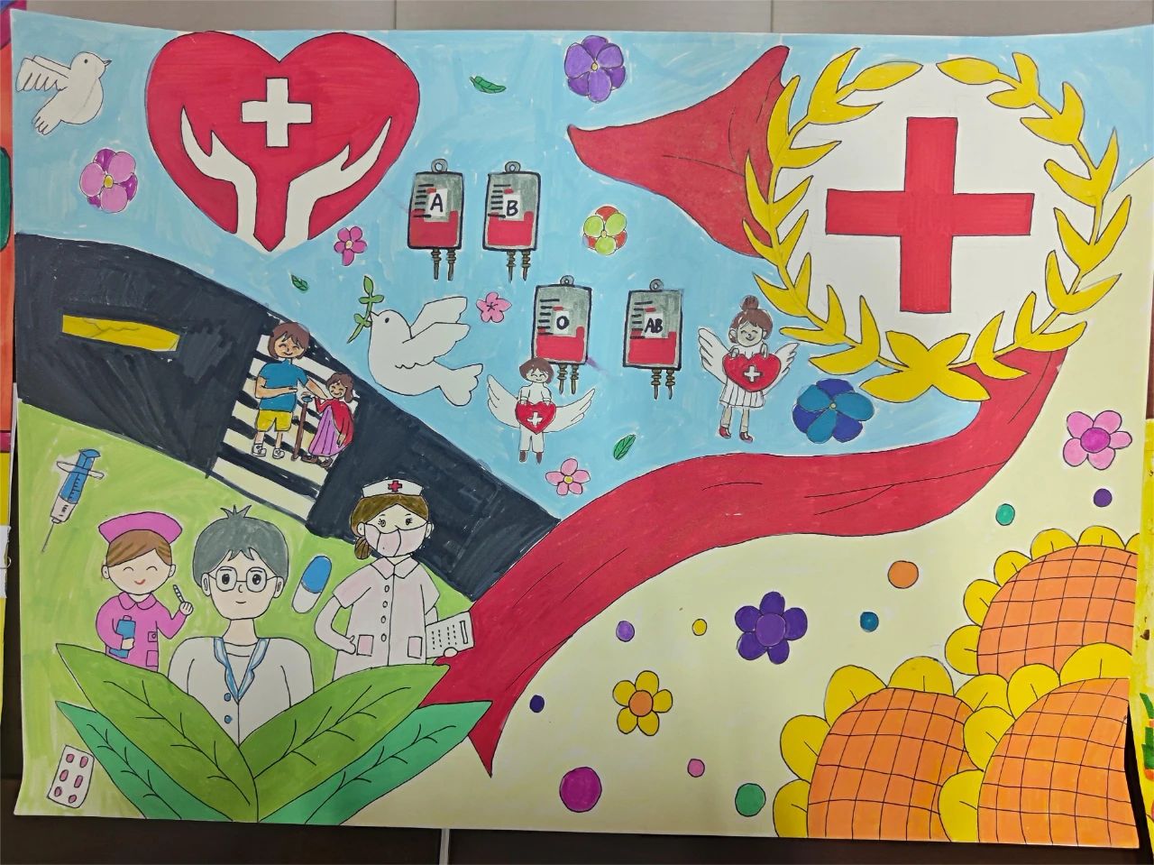 4张简单好看的“红十字传承 执笔绘其形”绘画